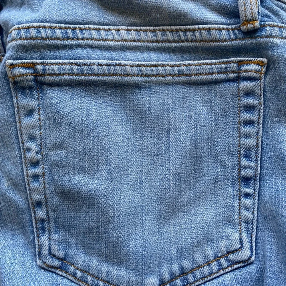 FRAME L'Homme Slim Finn Light Wash Blue Slim Fit Jeans Size 33 Lightweight Men's